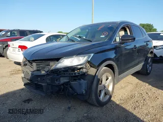 2017 Lincoln MKC Premiere z VIN 5LMCJ1C96HUL33651, wystawiony jako IAAI lot #41999911 z przebiegiem 114 723 mil mil oraz . Historia ofert i sprzedaży dostępna na DreamBid. Obrazek 17.