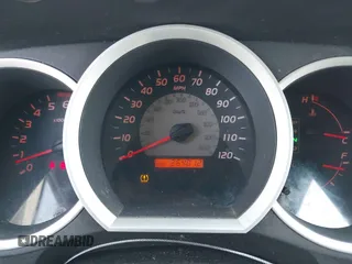 2006 Toyota Tacoma PreRunner z VIN 5TEJU62N66Z235712, wystawiony jako IAAI lot #42102058 z przebiegiem 264 012 mil mil oraz . Historia ofert i sprzedaży dostępna na DreamBid. Obrazek 7.