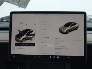 2023 Tesla Model Y Long Range with VIN 7SAYGDEE6PA064162, listed as a IAAI auction lot 41533464 with 24,337 mi miles. Bid and sale history available at carsss.com. Image 7.