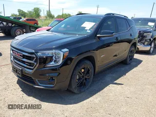 2024 GMC Terrain AT4 z VIN 3GKALYEG3RL222343, wystawiony jako IAAI lot #42238637 z przebiegiem 11 837 mil mil oraz . Historia ofert i sprzedaży dostępna na DreamBid. Obrazek 17.