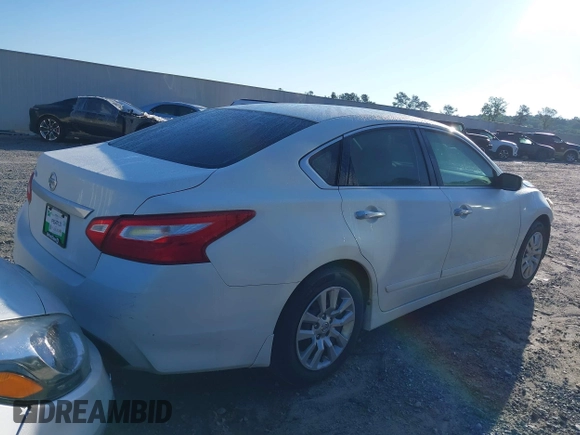 2016 Nissan Altima 2.5 S with VIN 1N4AL3AP4GN341039, listed as a IAAI auction lot 39454102 with 93,580 mi miles. Bid and sale history available at carsss.com. Image 4.