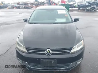 2014 Volkswagen Jetta SE with VIN 3VWD17AJXEM370663, listed as a IAAI auction lot 41612207 with 135,215 mi miles and . Bid and sale history available at DreamBid. Image 6.