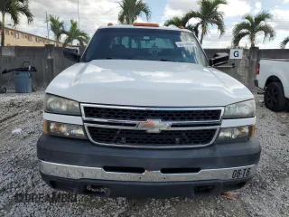 2006 Chevrolet Silverado 3500 DRW LT1 with VIN 1GCJK33D86F259615, listed as a Copart auction lot 52218565 with 64,497 mi miles and Salvage Title. Bid and sale history available at carsss.com. Image 5.