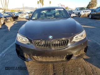 2017 BMW M2 z VIN WBA2G1C57HV638789, wystawiony jako Copart lot #37268344 z przebiegiem 75 902 mil mil oraz . Historia ofert i sprzedaży dostępna na DreamBid. Obrazek 5.