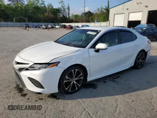 2020 Toyota Camry SE z VIN 4T1G11AK7LU351546, wystawiony jako Copart lot #51212425 z przebiegiem 124 243 mil mil oraz Szkoda całkowita • Salvage title. Historia ofert i sprzedaży dostępna na DreamBid. Obrazek 1.