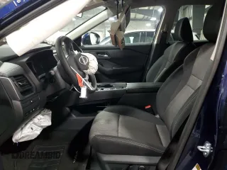 2025 Nissan Rogue SV with VIN 5N1BT3BA5SC822569, listed as a Copart auction lot 51820515 with 2,370 mi miles and Salvage Title. Bid and sale history available at DreamBid. Image 7.