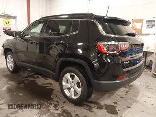 2022 Jeep Compass Latitude z VIN 3C4NJDBB9NT134329, wystawiony jako IAAI lot #41608109 z przebiegiem 21 994 mil mil oraz . Historia ofert i sprzedaży dostępna na DreamBid. Obrazek 3.
