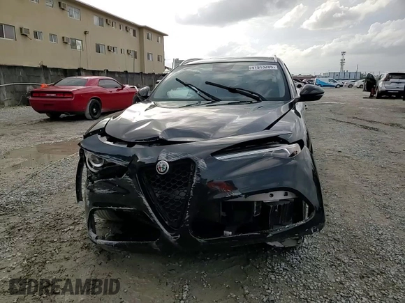2019 Alfa Romeo Stelvio z VIN ZASPAJAN5K7C71665, wystawiony jako Copart lot #41913285 z przebiegiem 69 461 mil mil oraz Nie do naprawy. Historia ofert i sprzedaży dostępna na DreamBid. Obrazek 12.