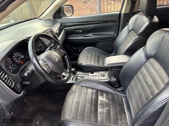 2019 Mitsubishi Outlander ES with VIN JA4AZ3A35KZ044833, listed as a Copart auction lot 52434115 with 125,810 mi miles and Clean Title. Bid and sale history available at carsss.com. Image 5.