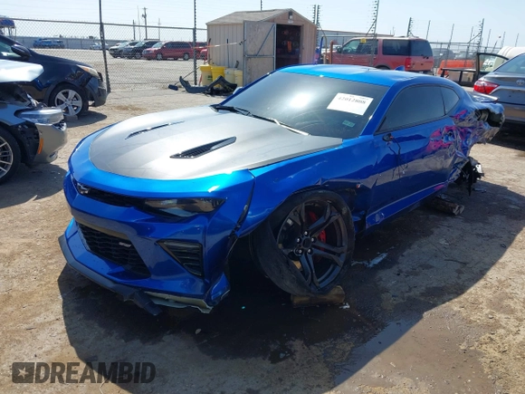 2018 Chevrolet Camaro 2SS z VIN 1G1FG1R77J0179000, wystawiony jako IAAI lot #42012808 z przebiegiem 32 013 mil mil oraz . Historia ofert i sprzedaży dostępna na DreamBid. Obrazek 2.