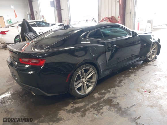 2017 Chevrolet Camaro 2LT with VIN 1G1FD1RS0H0105733, listed as a IAAI auction lot 41776977 with 77,687 mi miles. Bid and sale history available at carsss.com. Image 4.