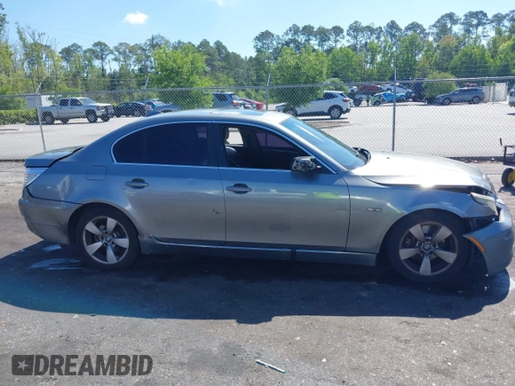 2008 BMW 5 Series 528i with VIN WBANU53598CT07043, listed as a IAAI auction lot 42030992 with 212,833 mi miles and . Bid and sale history available at carsss.com. Image 13.