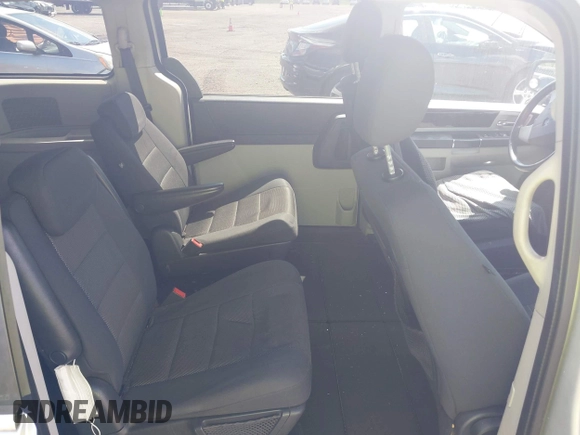 2009 Dodge Grand Caravan SXT z VIN 2D8HN541X9R663021, wystawiony jako IAAI lot #42202983 z przebiegiem 255 173 mil mil oraz . Historia ofert i sprzedaży dostępna na DreamBid. Obrazek 8.