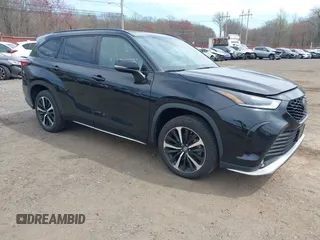 2022 Toyota Highlander XSE with VIN 5TDJZRBH4NS199253, listed as a IAAI auction lot 42070476 with 71,172 mi miles and . Bid and sale history available at DreamBid. Image 1.