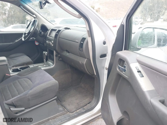 2006 Nissan Pathfinder SE with VIN 5N1AR18U76C646520, listed as a IAAI auction lot 42077515 with 187,635 mi miles. Bid and sale history available at carsss.com. Image 5.