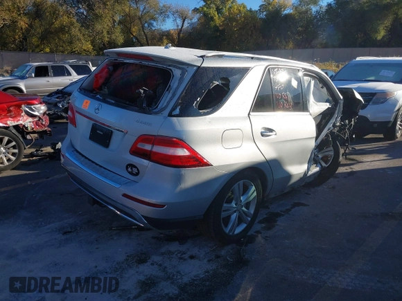 2015 Mercedes-Benz M 350 with VIN 4JGDA5HB4FA595001, listed as a IAAI auction lot 40765975 with Not provided miles and . Bid and sale history available at DreamBid. Image 4.