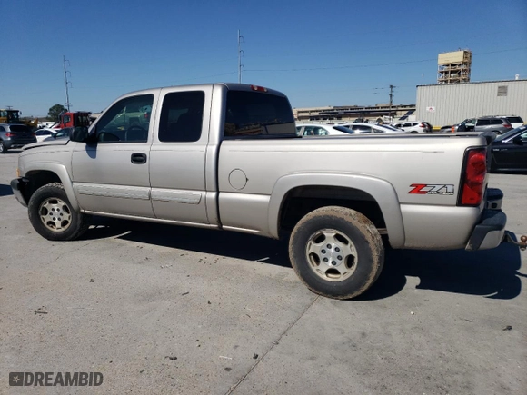 2004 Chevrolet Silverado 1500 LS with VIN 1GCEK19V64E262635, listed as a Copart auction lot 89267835 with 253,402 mi miles and Salvage Title. Bid and sale history available at carsss.com. Image 2.