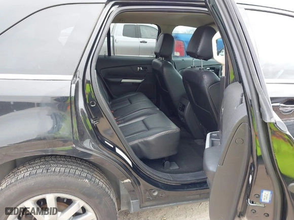 2014 Ford Edge Limited with VIN 2FMDK3KCXEBA30788, listed as a IAAI auction lot 41636699 with 130,697 mi miles. Bid and sale history available at carsss.com. Image 8.