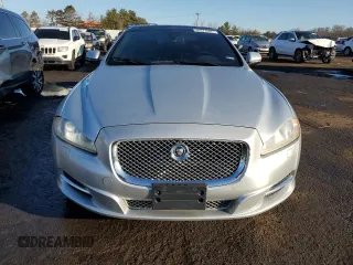 2013 Jaguar XJ Portfolio with VIN SAJWJ2GD3D8V47266, listed as a Copart auction lot 46824695 with 157,151 mi miles and Salvage title. Bid and sale history available at DreamBid. Image 5.