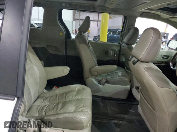 2011 Toyota Sienna XLE AAS с VIN 5TDYK3DC5BS005469, выставлен на аукционе Copart как лот 47701095 с пробегом 199 334 миль миль и На запчасти • Non repairable. История ставок и продаж доступна на DreamBid. Изображение 11.