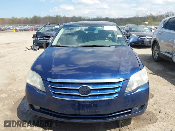 2007 Toyota Avalon XL z VIN 4T1BK36B47U181177, wystawiony jako IAAI lot #42104757 z przebiegiem 391 116 mil mil oraz . Historia ofert i sprzedaży dostępna na DreamBid. Obrazek 13.