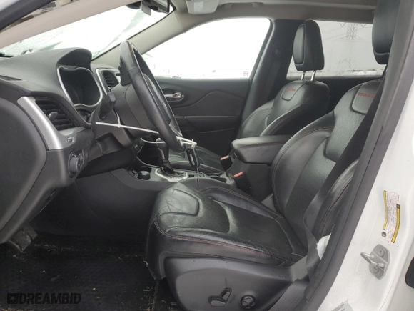 2015 Jeep Cherokee Trailhawk with VIN 1C4PJMBS5FW522341, listed as a Copart auction lot 85594264 with 86,918 mi miles and Salvage Title. Bid and sale history available at carsss.com. Image 7.