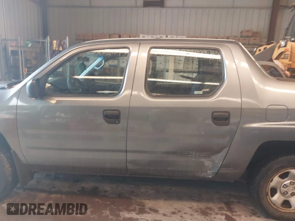 2009 Honda Ridgeline RT with VIN 5FPYK16279B104907, listed as a IAAI auction lot 42197433 with 244,260 mi miles. Bid and sale history available at carsss.com. Image 15.
