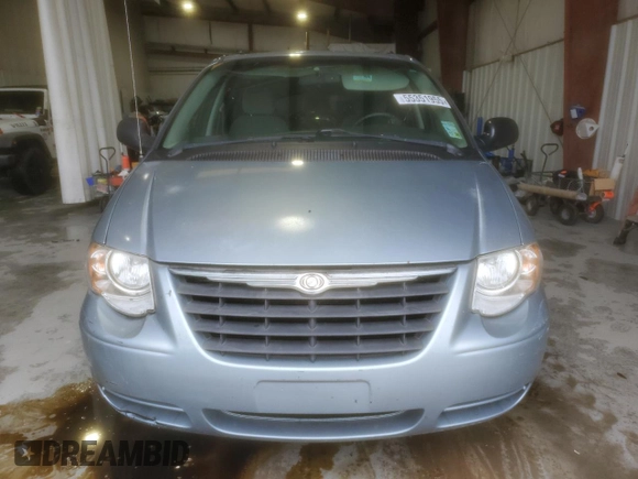 2005 Chrysler Town & Country Touring with VIN 2C8GP54L05R267565, listed as a Copart auction lot 55351955 with 116,292 mi miles and Salvage Title. Bid and sale history available at DreamBid. Image 5.