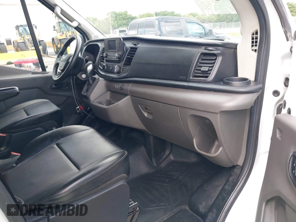 2021 Ford Transit Cargo z VIN 1FTBR1C81MKA40300, wystawiony jako IAAI lot #42707917 z przebiegiem 47 865 mil mil oraz . Historia ofert i sprzedaży dostępna na DreamBid. Obrazek 5.