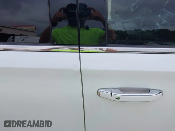 2016 Chevrolet Tahoe LTZ with VIN 1GNSCCKC4GR172697, listed as a IAAI auction lot 42490744 with 125,967 mi miles and . Bid and sale history available at DreamBid. Image 6.