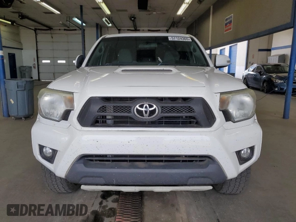 2015 Toyota Tacoma with VIN 3TMMU4FN2FM086482, listed as a Copart auction lot 57124365 with 211,638 mi miles and Salvage title. Bid and sale history available at DreamBid. Image 5.