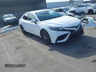 2023 Toyota Camry SE z VIN 4T1G11AK1PU782163, wystawiony jako IAAI lot #42324843 z przebiegiem 40 103 mil mil oraz . Historia ofert i sprzedaży dostępna na DreamBid. Obrazek 1.