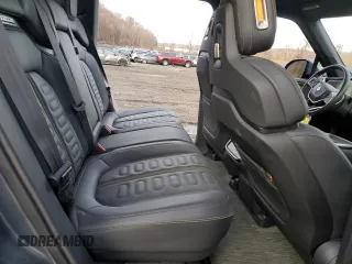 2023 Rivian R1T Adventure z VIN 7FCTGBAA8PN028065, wystawiony jako Copart lot #81941474 z przebiegiem 16 060 mil mil oraz Szkoda całkowita • Salvage title. Historia ofert i sprzedaży dostępna na DreamBid. Obrazek 10.