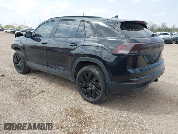 2024 Volkswagen Atlas SE z VIN 1V2KE2CA5RC227558, wystawiony jako IAAI lot #41645555 z przebiegiem 22 117 mil mil oraz . Historia ofert i sprzedaży dostępna na DreamBid. Obrazek 3.