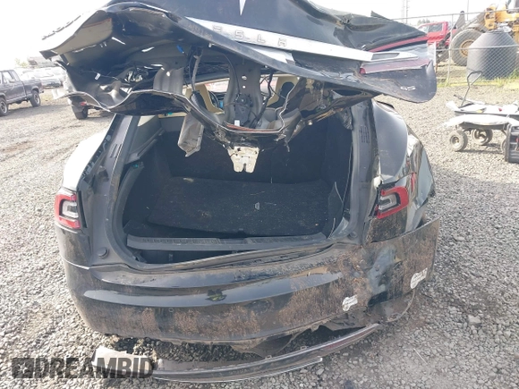 2014 Tesla Model S 60 with VIN 5YJSA1H12EFP53787, listed as a IAAI auction lot 42279493 with 168,859 mi miles and . Bid and sale history available at DreamBid. Image 6.