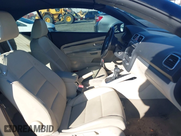 2011 Volkswagen Eos Komfort с VIN WVWBA7AH3BV001569, выставлен на аукционе IAAI как лот 41338372 с пробегом 173 248 миль миль и . История ставок и продаж доступна на DreamBid. Изображение 5.
