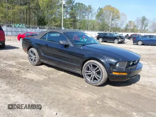 2007 Ford Mustang Deluxe with VIN 1ZVFT84N475262622, listed as a IAAI auction lot 41928843 with 162,026 mi miles and . Bid and sale history available at carsss.com. Image 1.