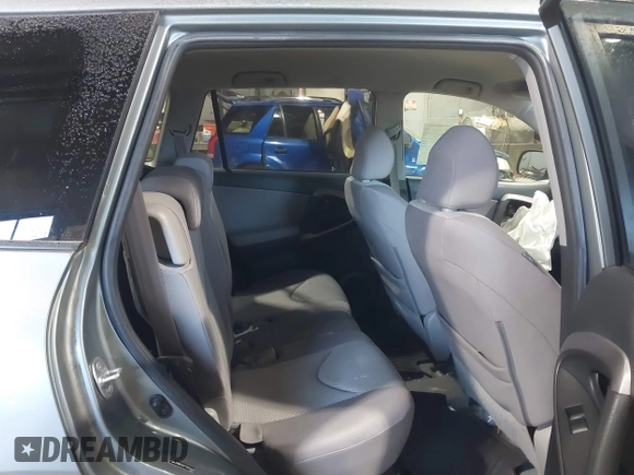 2007 Toyota RAV4 with VIN JTMBD33V776024633, listed as a IAAI auction lot 41498252 with 101,607 mi miles. Bid and sale history available at carsss.com. Image 8.