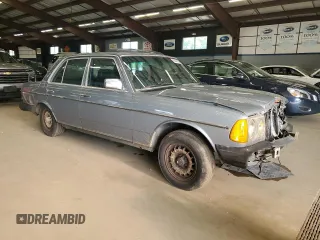 1985 Mercedes-Benz 300 с VIN WDBAB33C7FA271399, выставлен на аукционе Copart как лот 60481895 с пробегом 149 286 миль миль и Чистый • Clean title. История ставок и продаж доступна на DreamBid. Изображение 4.