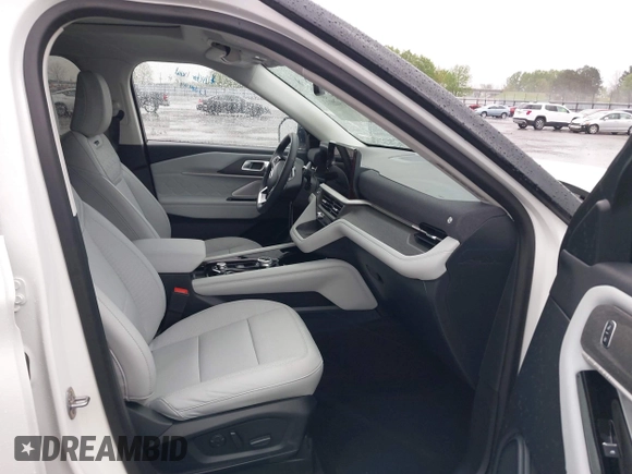 2025 Ford Explorer Platinum with VIN 1FMWK8HC7SGB14729, listed as a IAAI auction lot 41942013 with 1,264 mi miles and . Bid and sale history available at DreamBid. Image 5.
