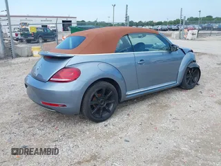 2019 Volkswagen Beetle S with VIN 3VW5DAAT2KM508489, listed as a IAAI auction lot 42539059 with Not provided miles and . Bid and sale history available at DreamBid. Image 4.