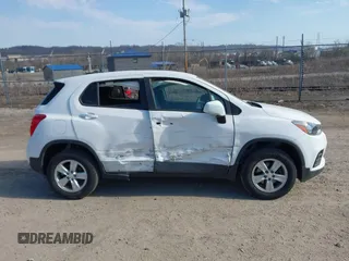 2020 Chevrolet Trax LS with VIN 3GNCJNSB5LL266439, listed as a IAAI auction lot 41763923 with 67,799 mi miles. Bid and sale history available at carsss.com. Image 13.