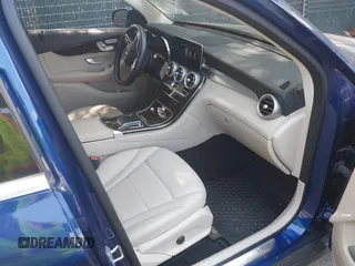 2021 Mercedes-Benz GLC 300 with VIN W1N0G8EB8MF948937, listed as a IAAI auction lot 42571738 with 38,527 mi miles and . Bid and sale history available at DreamBid. Image 5.