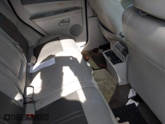 2005 Jeep Grand Cherokee Limited with VIN 1J4HR58N95C654792, listed as a IAAI auction lot 42354250 with Not provided miles and . Bid and sale history available at DreamBid. Image 8.