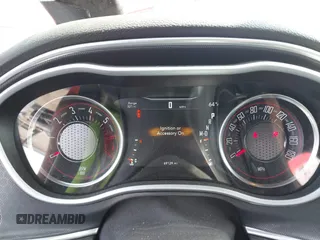 2016 Dodge Challenger R/T Scat Pack z VIN 2C3CDZFJXGH351790, wystawiony jako IAAI lot #41459795 z przebiegiem 69 129 mil mil oraz . Historia ofert i sprzedaży dostępna na DreamBid. Obrazek 7.