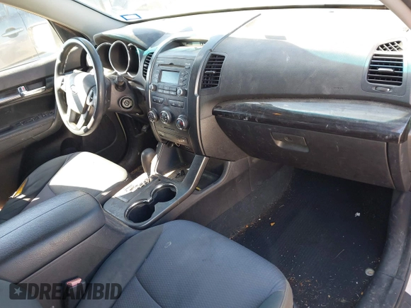 2012 Kia Sorento LX with VIN 5XYKT3A61CG211128, listed as a IAAI auction lot 41686721 with 146,545 mi miles. Bid and sale history available at carsss.com. Image 5.