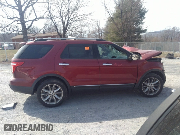 2013 Ford Explorer XLT z VIN 1FM5K7D82DGA83349, wystawiony jako IAAI lot #41782038 z przebiegiem Nie podano mil oraz . Historia ofert i sprzedaży dostępna na DreamBid. Obrazek 14.