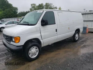 2007 Ford Econoline Cargo Commercial z VIN 1FTNE24WX7DB07027, wystawiony jako Copart lot #57235925 z przebiegiem 129 955 mil mil oraz Czysty tytuł • Clean title. Historia ofert i sprzedaży dostępna na DreamBid. Obrazek 1.