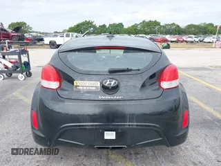2017 Hyundai Veloster Value Edition with VIN KMHTC6AD9HU317347, listed as a IAAI auction lot 41800746 with 32,550 mi miles. Bid and sale history available at carsss.com. Image 17.