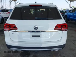 2018 Volkswagen Atlas SE with VIN 1V2CR2CAXJC594811, listed as a IAAI auction lot 42408595 with 65,247 mi miles and . Bid and sale history available at DreamBid. Image 17.
